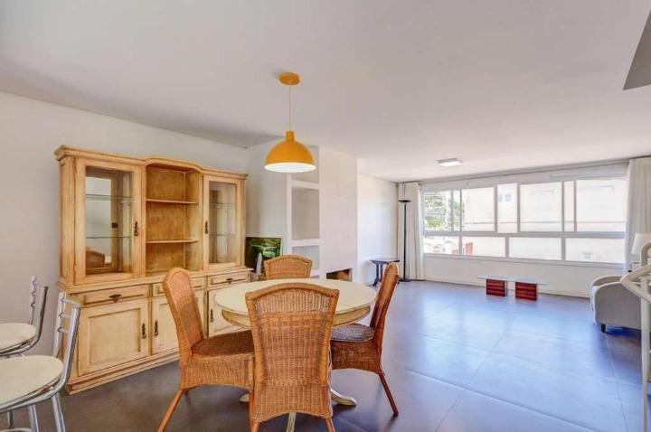 Casa com 3 quartos, 200m², à venda em Porto Alegre, Camaquã