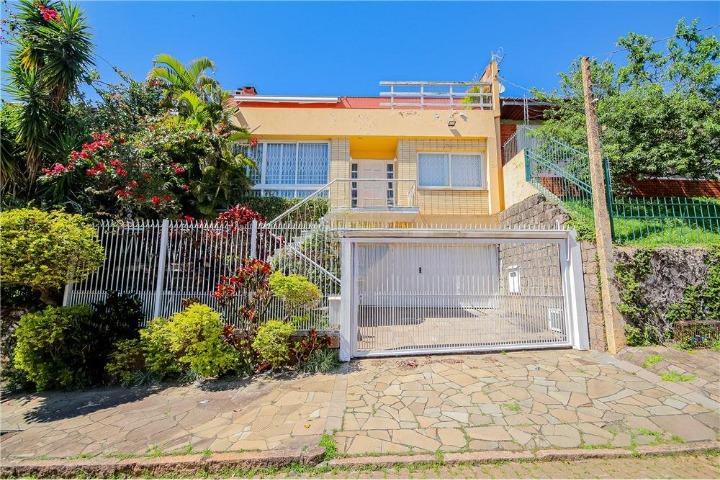 Casa com 3 quartos, 330m², à venda em Porto Alegre, Medianeira